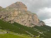 Okolí obce Colfosco, jihotyrolská oblast Alta-Badia, červenec 2010.